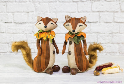 Beaming Fox Sitter