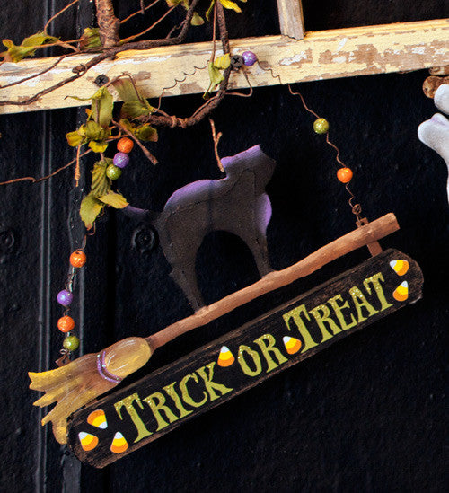 F8016 Cat on a Broom Sign The Round Top Collection - FancySchmancyDecor