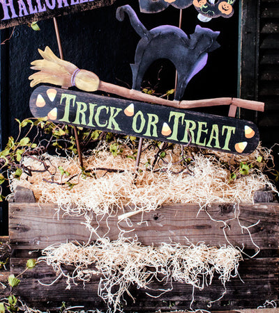 F8017 Cat on a Broom Stake The Round Top Collection - FancySchmancyDecor